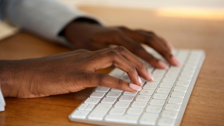 Ecriture : j’ai livré 4 conseils pour bien rédiger sur Twitter