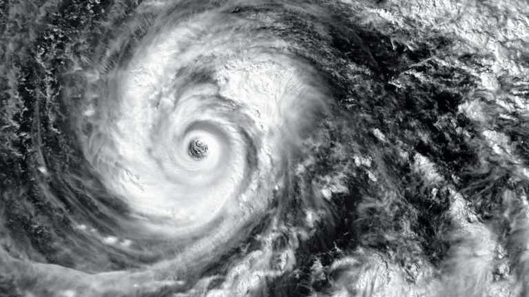 Pourquoi y a-t-il des cyclones dans la Grande Caraïbe ?